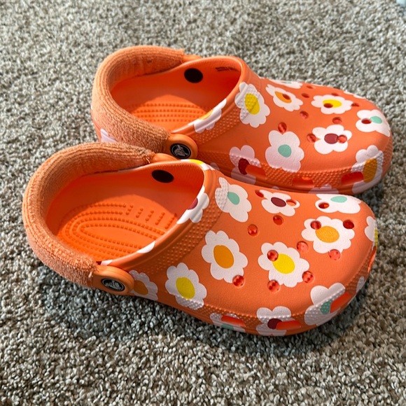 Girls size 4 crocs - Picture 1 of 3